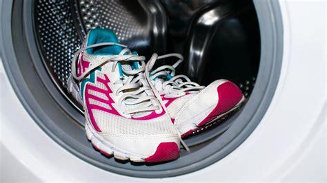 how to wash muddy shoes in the washing machine